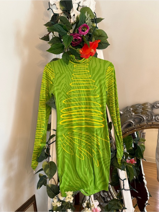 Dresses & Skirts - Green & Yellow Abstract Print Long Sleeve Top